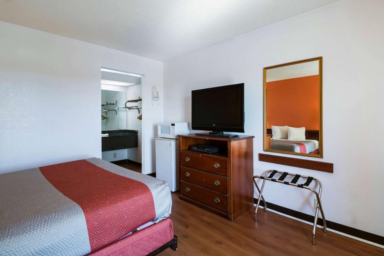 Motel 6-Holyoke, Ma เวสต์ฟิลด์ ภายนอก รูปภาพ