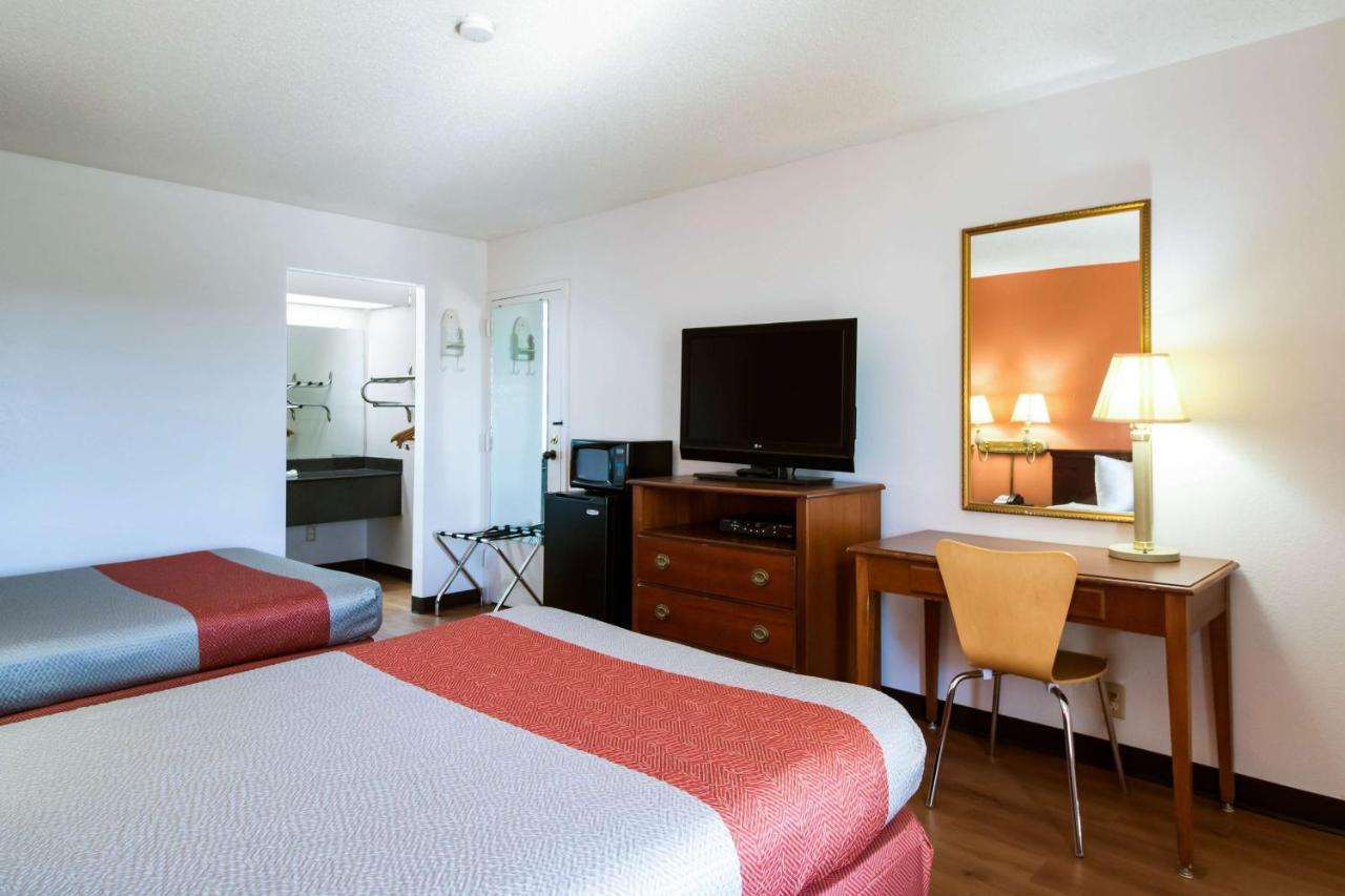 Motel 6-Holyoke, Ma เวสต์ฟิลด์ ภายนอก รูปภาพ